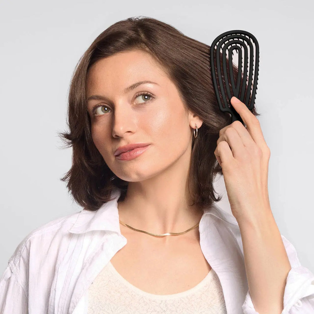 Detangling Flexi Brush - Black KITSCH Cleanse Face &amp; Body Bar