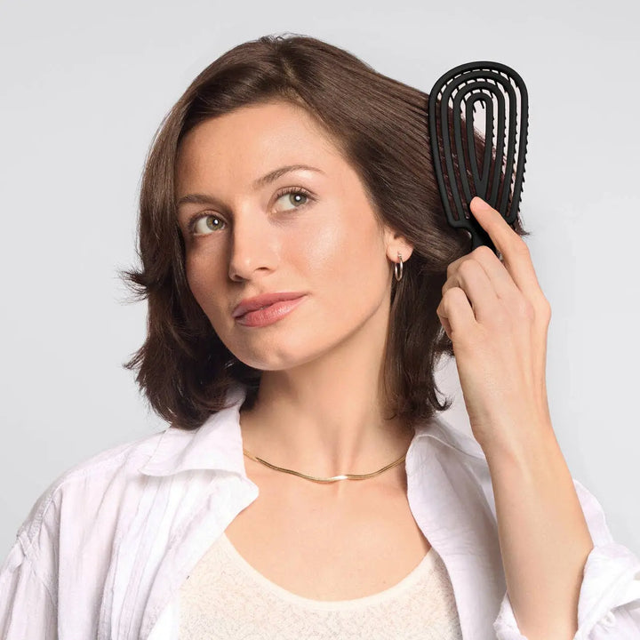 Detangling Flexi Brush - Black KITSCH Cleanse Face &amp; Body Bar