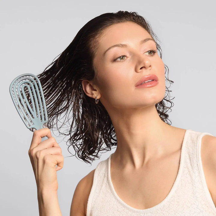 Detangling Flexi Brush - Haze Blue KITSCH Cleanse Face & Body Bar