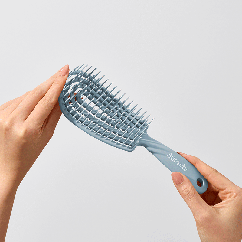 Detangling Flexi Brush - Haze Blue KITSCH Cleanse Face &amp; Body Bar