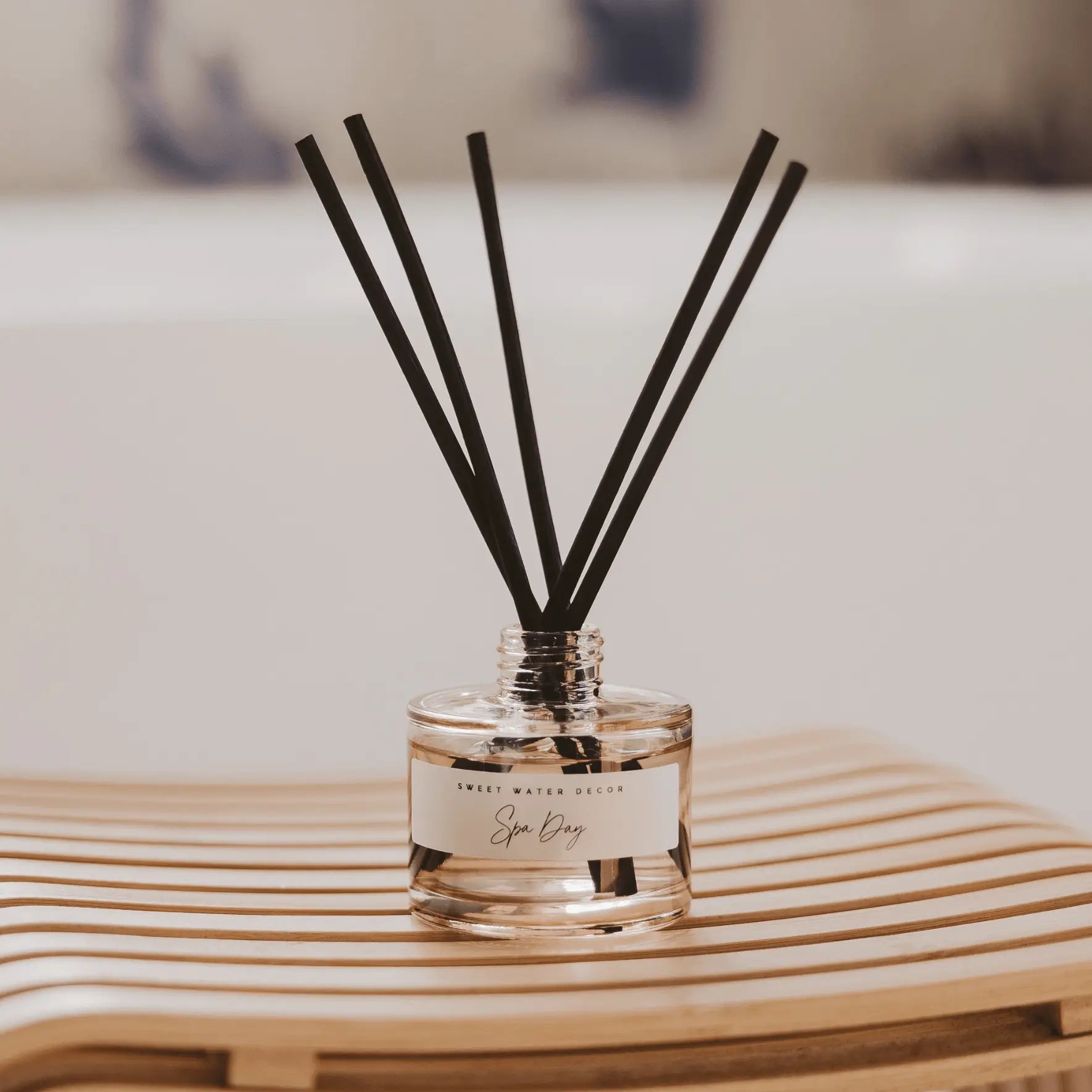 Spa Day Tinted Glass Jar Reed Diffuser - Thumbnail 2