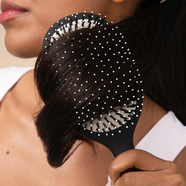 Smooth & Polish Brush in Black KITSCH Cleanse Face & Body Bar