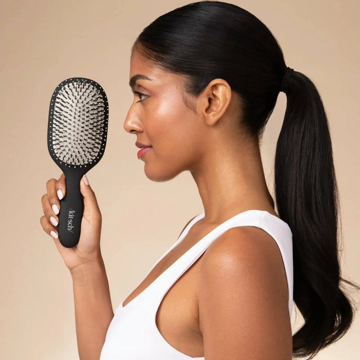 Smooth & Polish Brush in Black KITSCH Cleanse Face & Body Bar